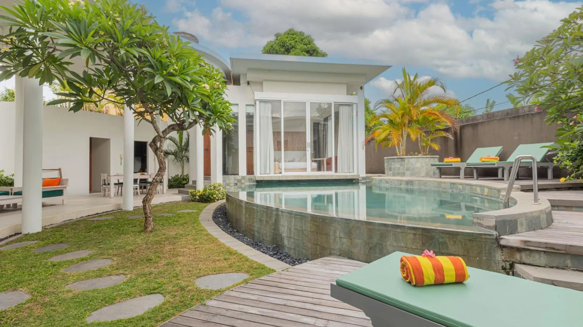 Villa Taman Mesari Luxury Villas-Seminyak